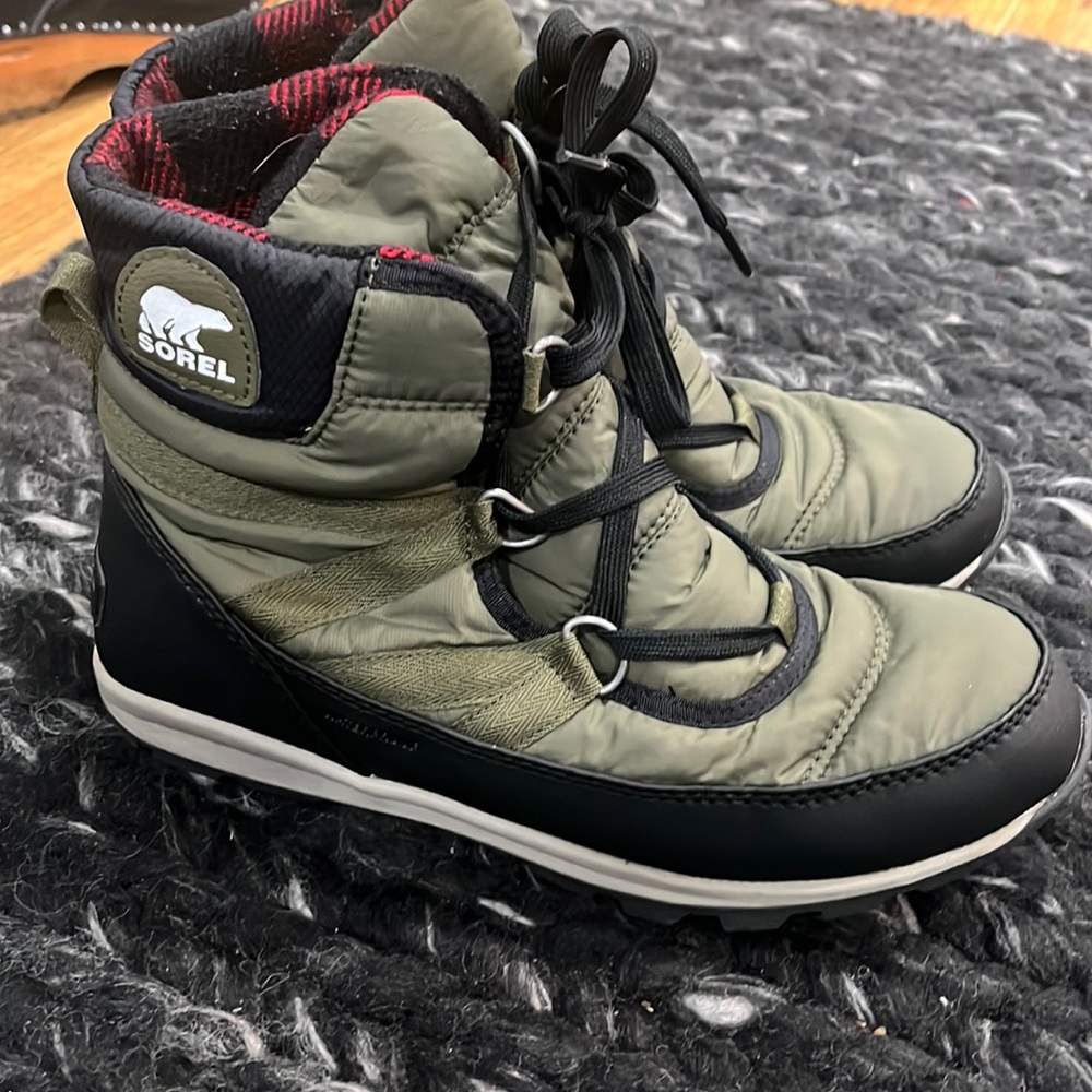 Sorel Whitney Short Lace in Nori and plaid